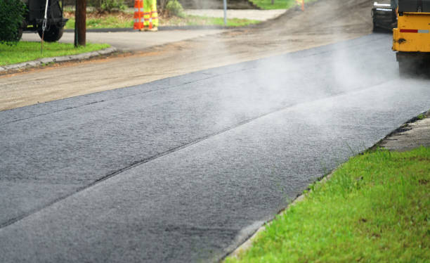 Best Driveway Paving Contractor  in Frazeysburg, OH