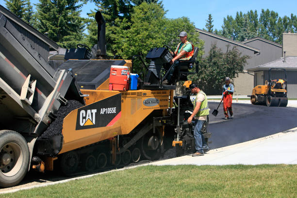Best Driveway Paving Contractor  in Frazeysburg, OH